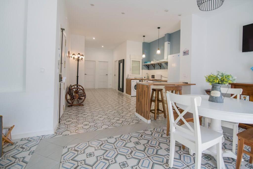 ולנסיה Cozy Flat In City Center Feel The Vibe Selfcheckin מראה חיצוני תמונה