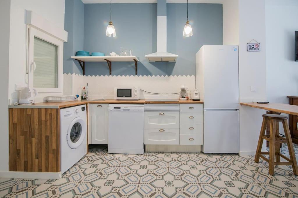 ולנסיה Cozy Flat In City Center Feel The Vibe Selfcheckin מראה חיצוני תמונה