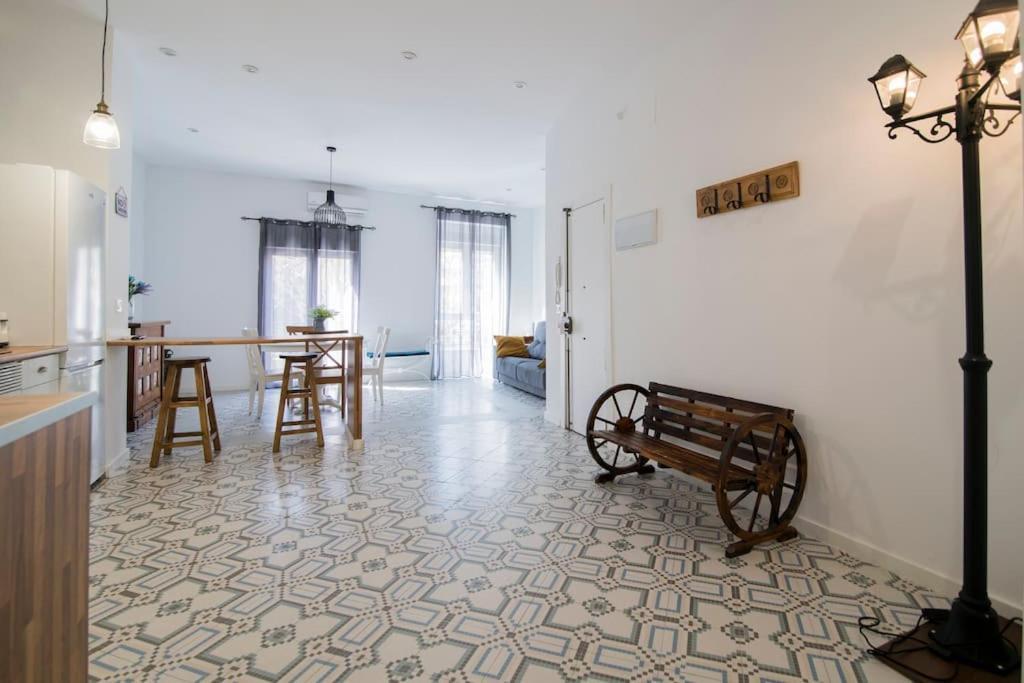 ולנסיה Cozy Flat In City Center Feel The Vibe Selfcheckin מראה חיצוני תמונה