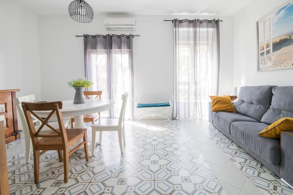 ולנסיה Cozy Flat In City Center Feel The Vibe Selfcheckin מראה חיצוני תמונה